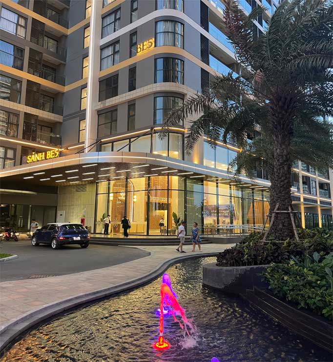 Luxury homestay close to artificial beach in Vinhomes Grand Park