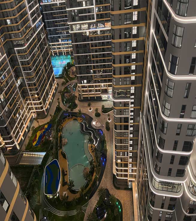 balcony view BE5 Airbnb homestay Vinhomes Grand Park HCM