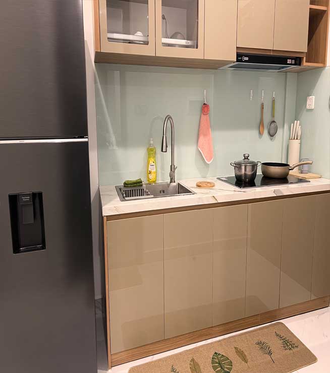 modern kitchen BE5 Airbnb homestay Vinhomes Grand Park Ho Chi Minh
