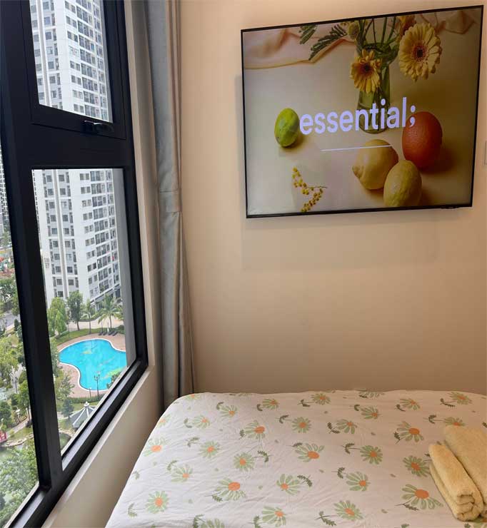 Homestay Airbnb có hồ cá koi tại Vinhome Grand Park Quận 9 Long Bình