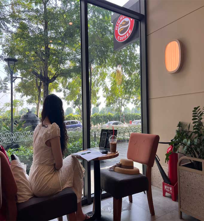 Nhà S205 tại Vinhome Grand Park, gần các quán cà phê Phúc Long (S201) và Highland (S202), không gian ấm cúng và tiện nghi