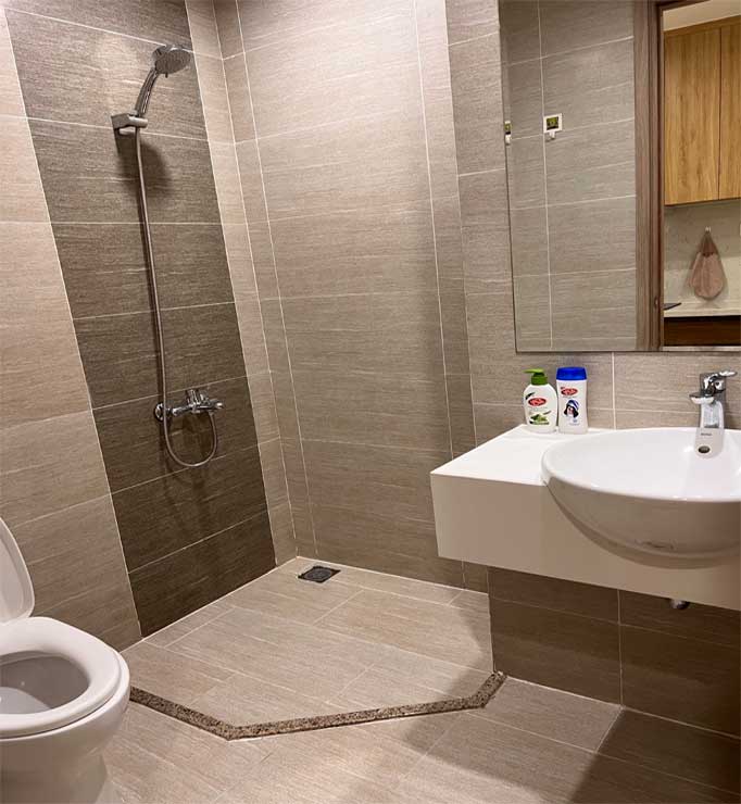 Phòng tắm hiện đại tại nhà S205, Vinhome Grand Park Homestay House, sạch sẽ và tiện nghi