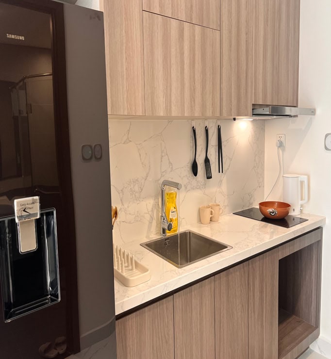 3-the-opus-one-vinhomes-grand-park-fully-equipped-kitchen