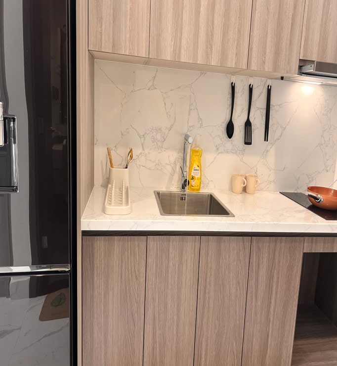 4-the-opus-one-vinhomes-grand-park-modern-kitchen