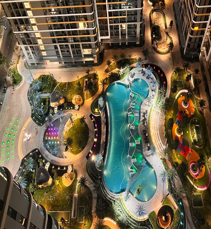 9-the-opus-one-vinhomes-grand-park-saltwater-infinity-pool-view